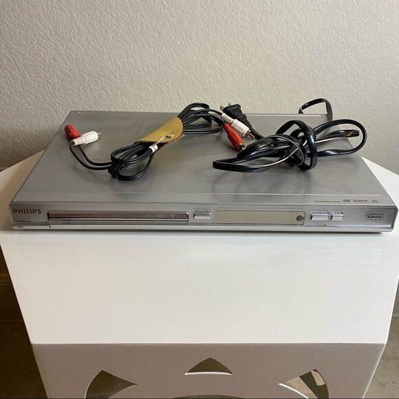 Philips DVD Player - Picture 1 of 5